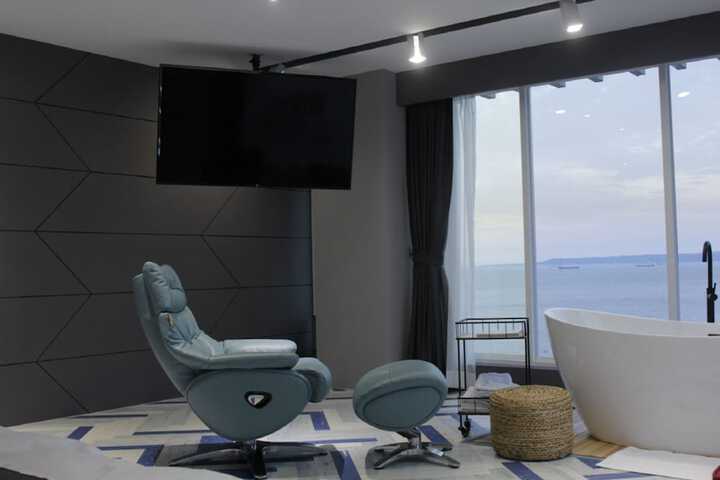 Room 19 of 184