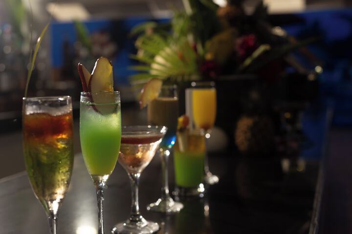 Lounge 91 of 141