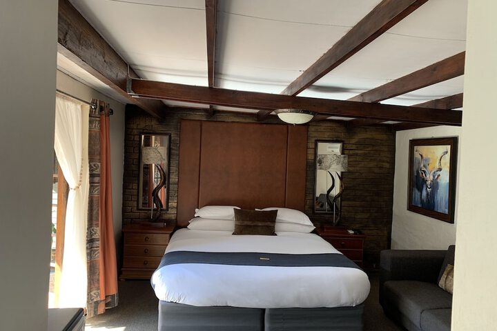 Room 10 of 101