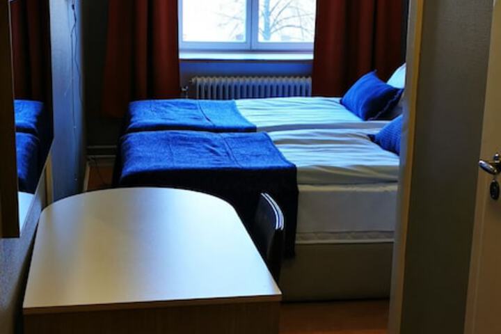 Room 12 of 50