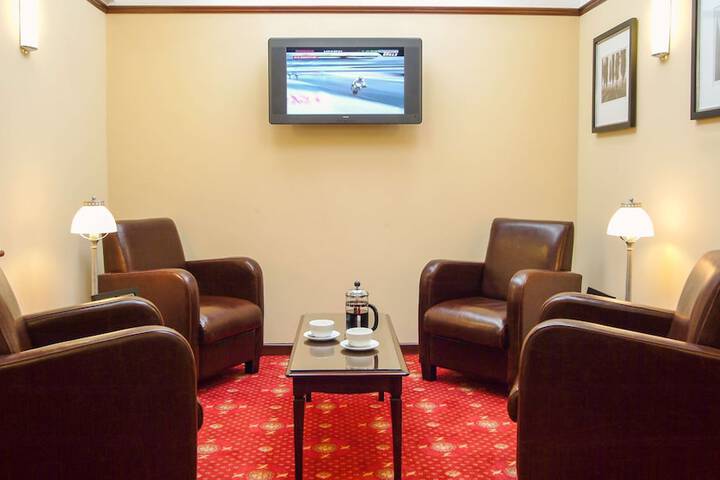 Guest Lobby