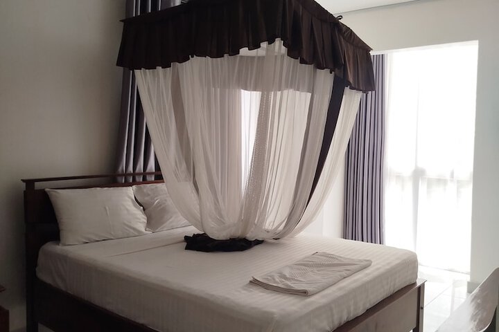 Room 9 of 39