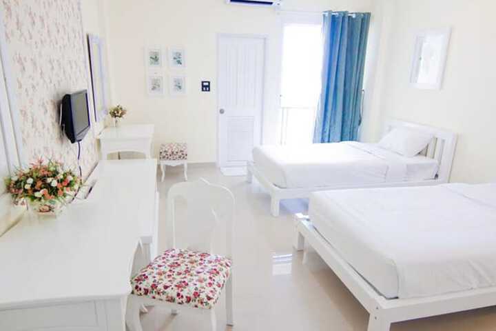 Room 12 of 28