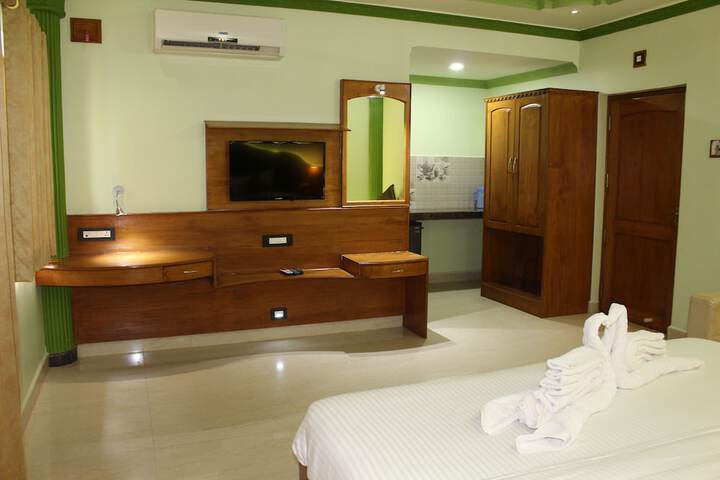 Room 15 of 44