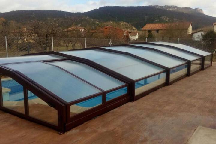 Pools & Facilities