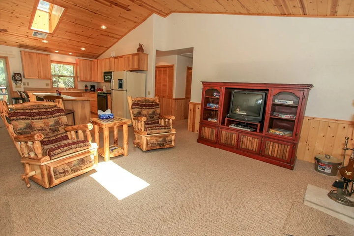 Room 2 of 25