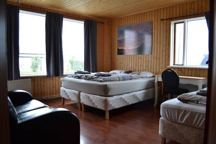 Room 4 of 66