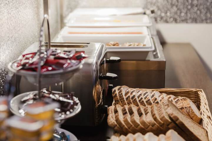 Breakfast/Coffee Service 148 of 165