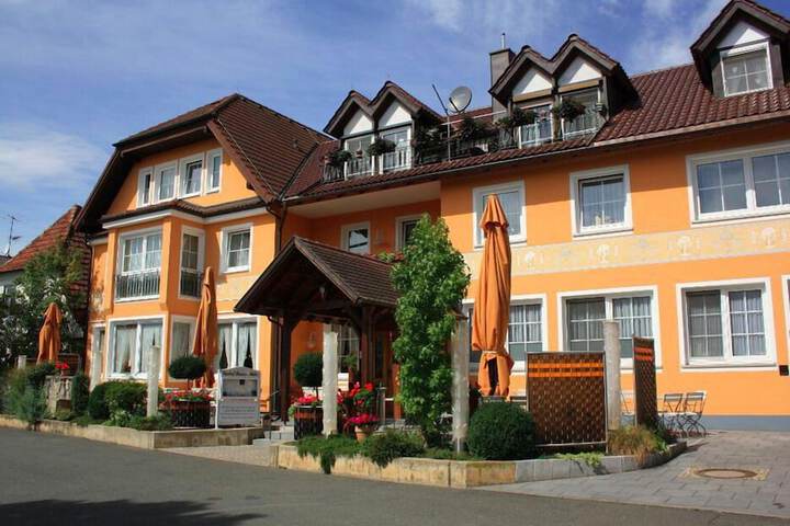 G. Hotel Müller