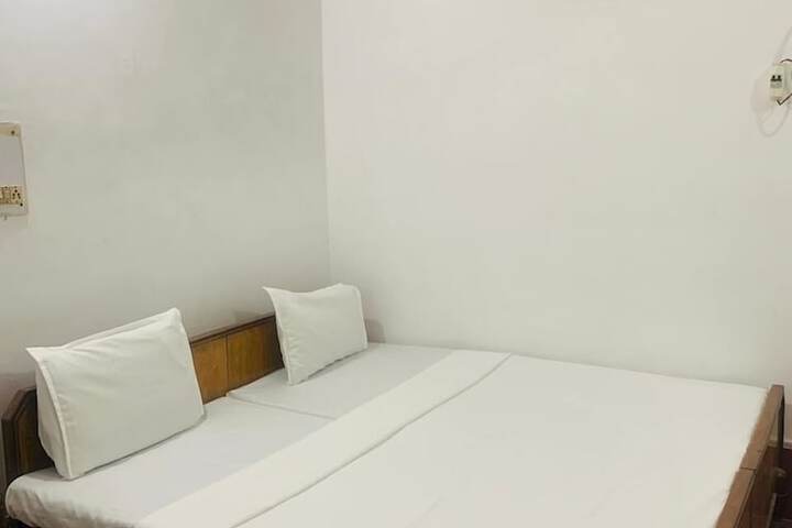 Room 22 of 60