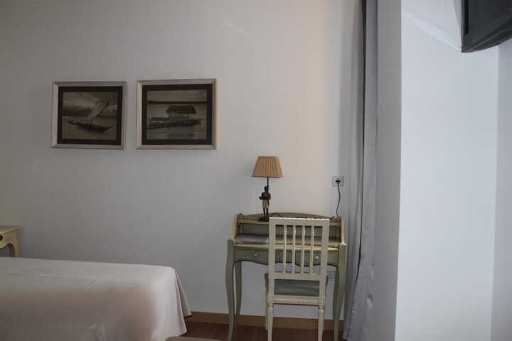 Room 11 of 36