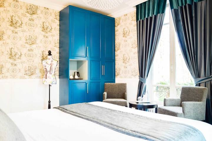 Room 5 of 74