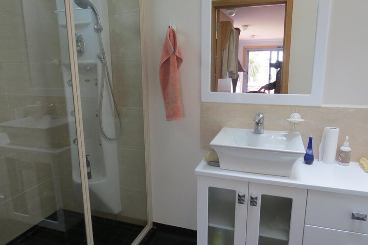 Room 8 of 16