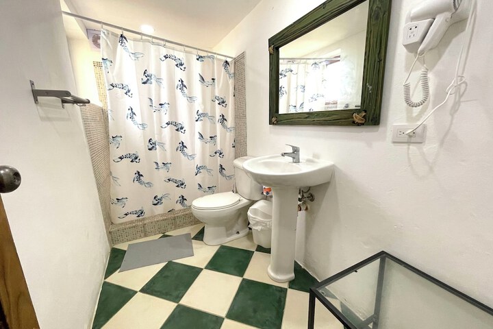 Room 232 of 267