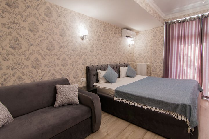 Room 32 of 151