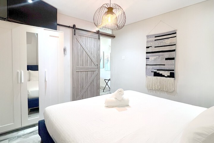 Room 9 of 42