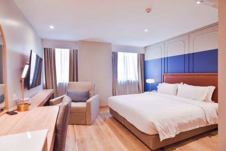 Room 6 of 87