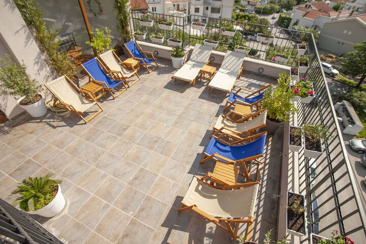 Sundeck 56 of 71