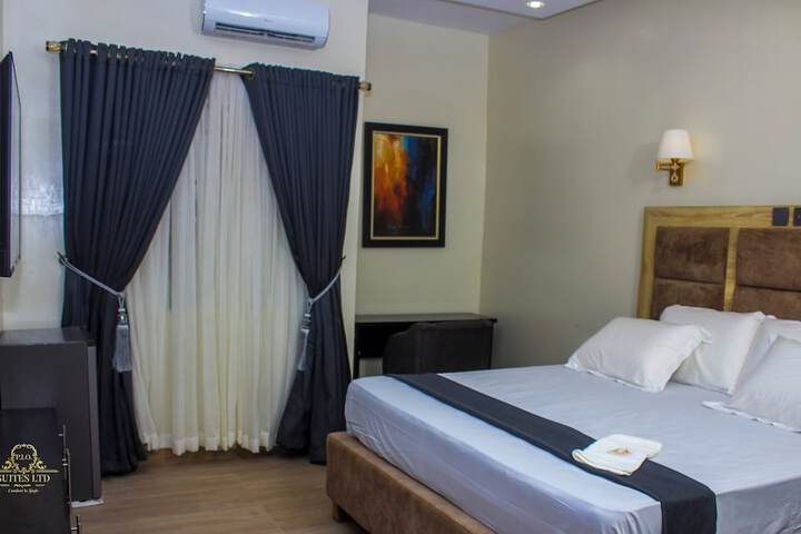 Room 3 of 13