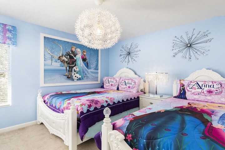 Room 65 of 710