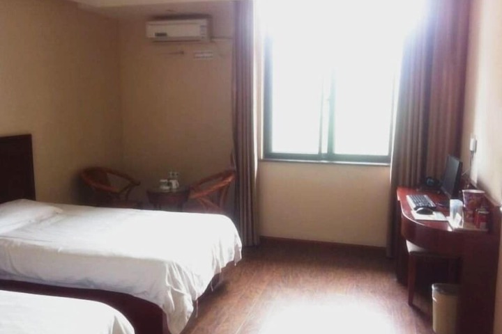 Room 11 of 35
