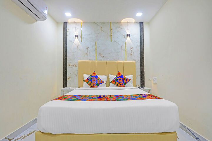 Room 14 of 28