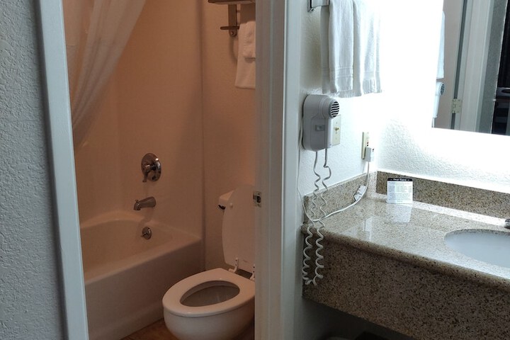 Room 15 of 59