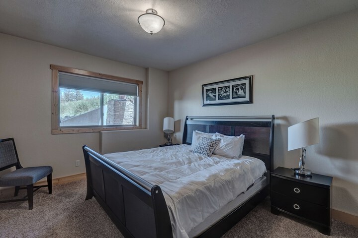 Room 9 of 26