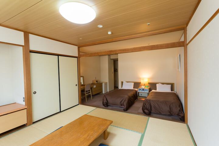 Room 6 of 36