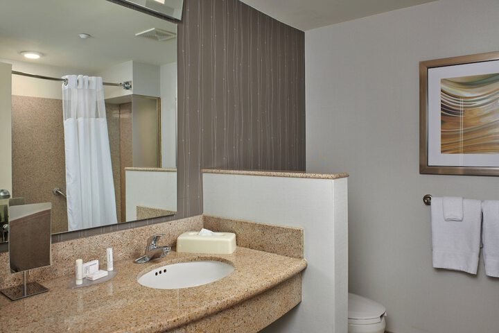 Room 10 of 23