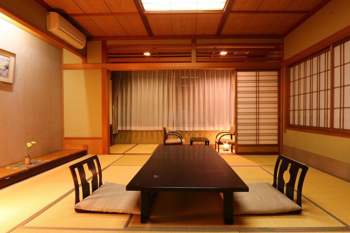 Room 25 of 138