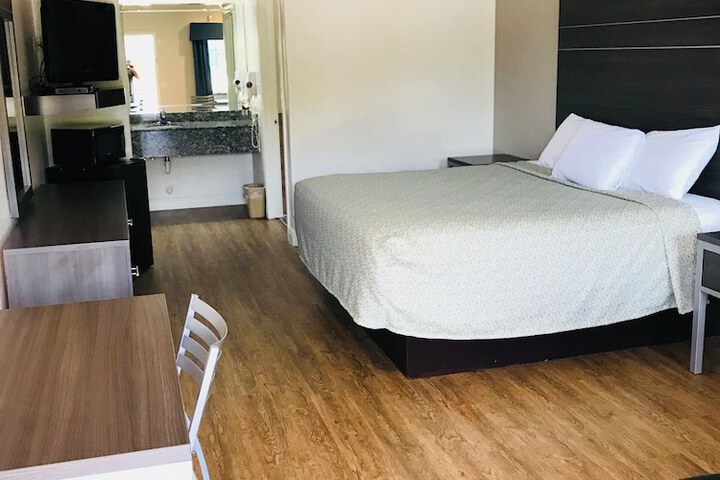 Room 5 of 21