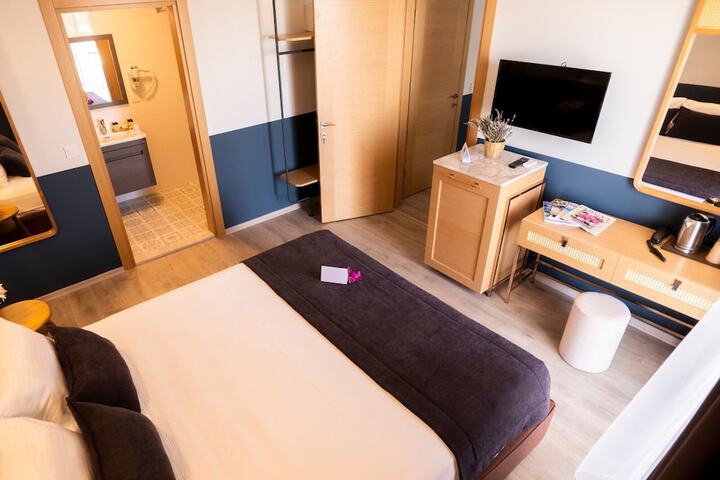 Room 27 of 58