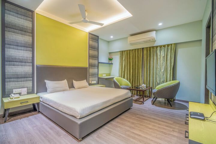 Room 32 of 167