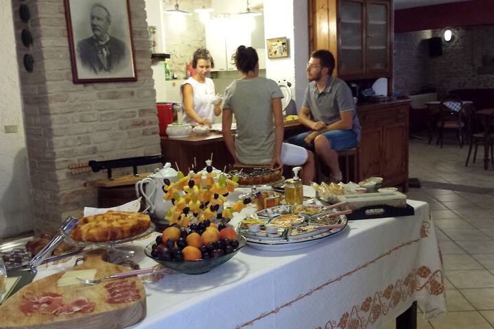 Breakfast/Coffee Service 48 of 67