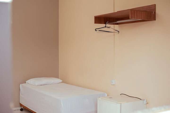 Room 17 of 37