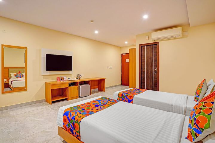 Room 12 of 30