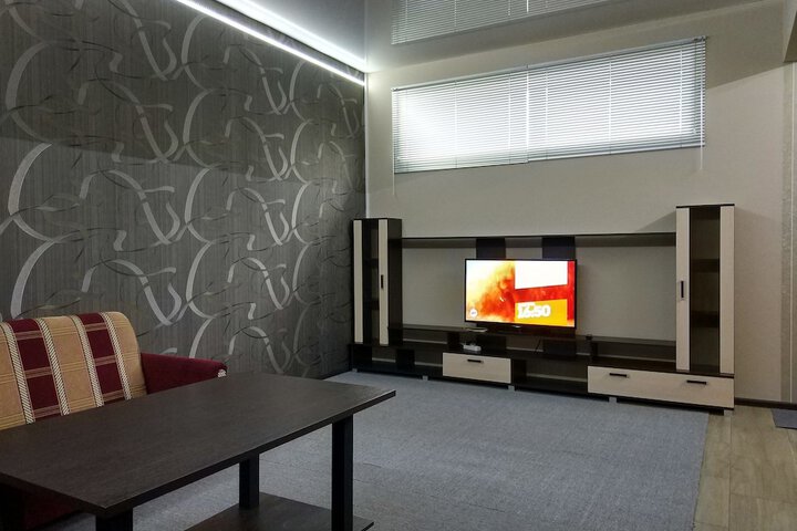 Room 7 of 9