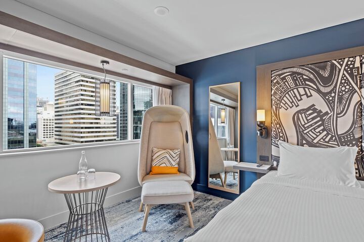 Room 25 of 127