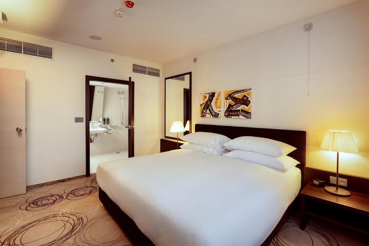 Room 15 of 115