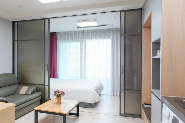 Room 16 of 27