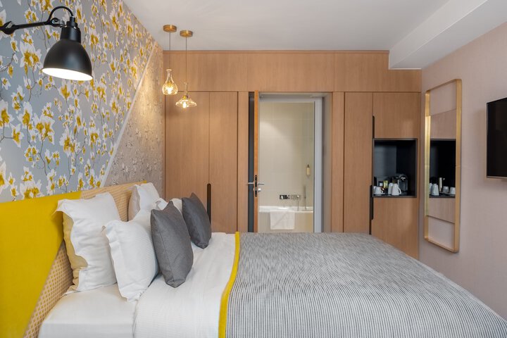 Room 12 of 43