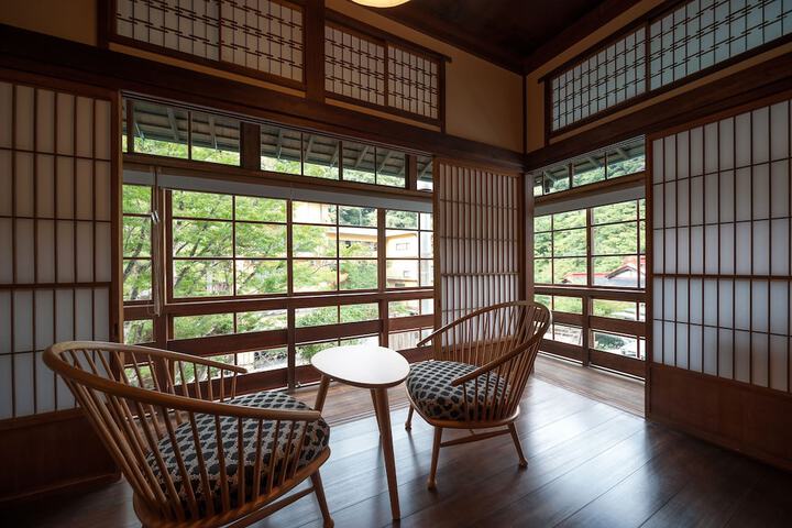 Room 15 of 46