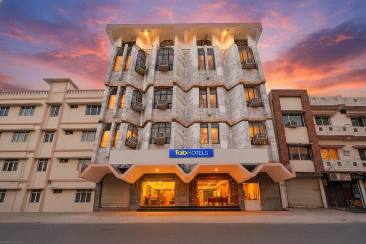 FabHotel New Shanti