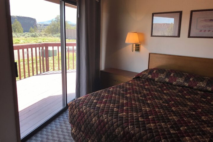 Room 11 of 76