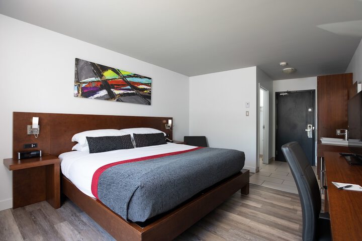 1 King Bed (18 of 20)