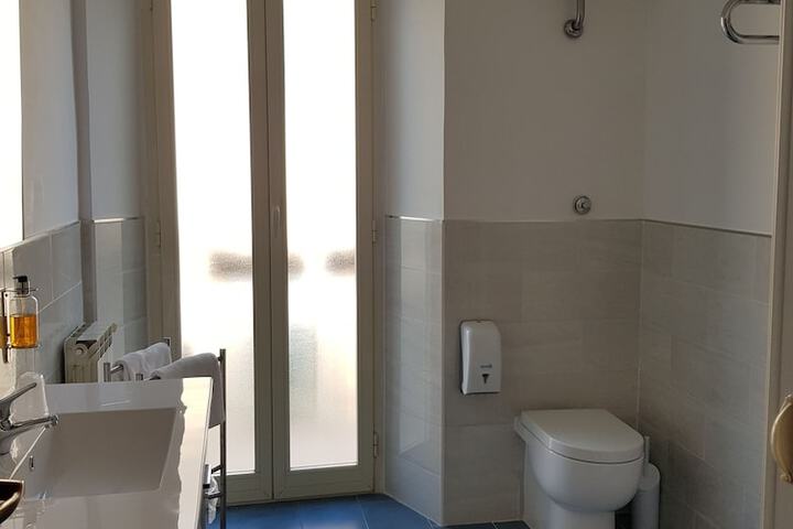 Room 18 of 42