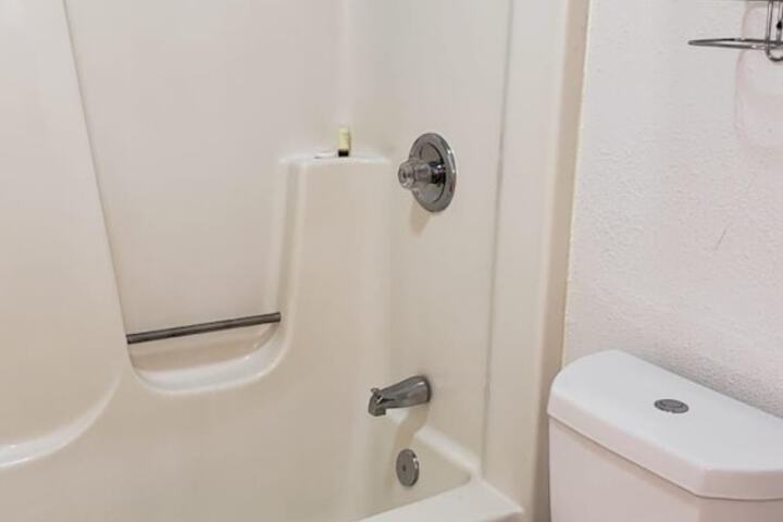 Room 5 of 7