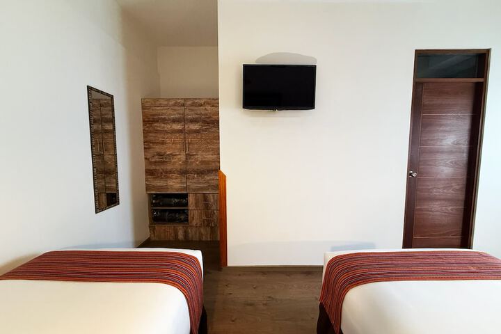 Room 42 of 75