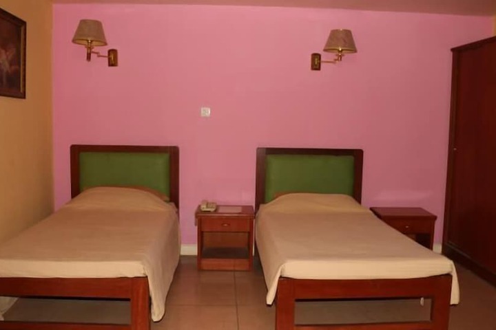 Room 3 of 16